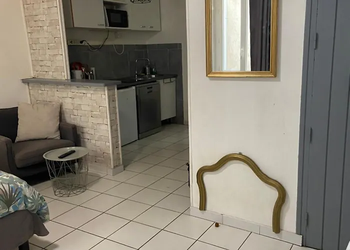 Triangle Arêne Gare Maison Carrée Placette Apartamento *