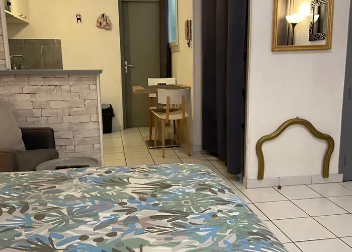 Triangle Arêne Gare Maison Carrée Placette Apartamento *