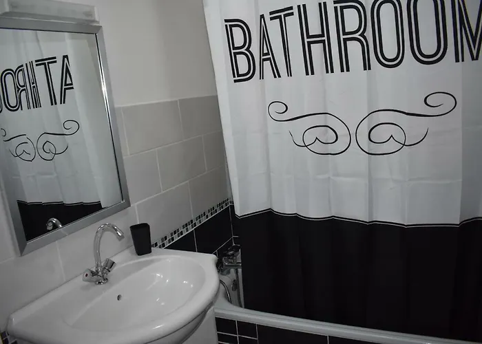 Triangle Arêne Gare Maison Carrée Placette Apartamento