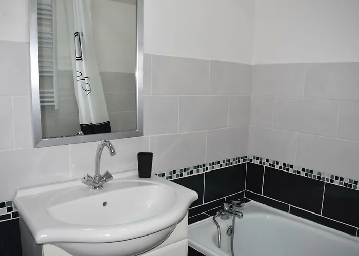 Triangle Arêne Gare Maison Carrée Placette *